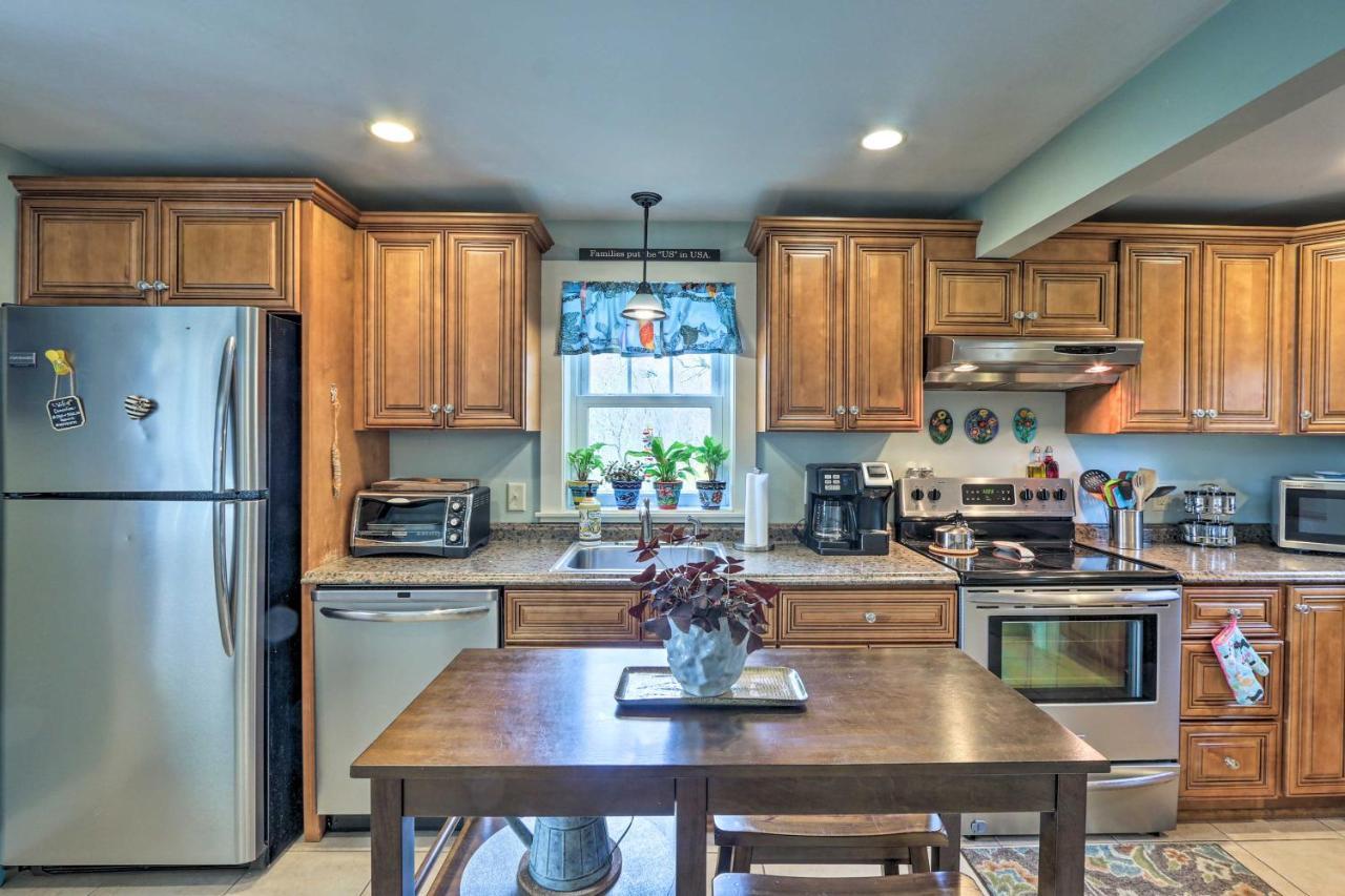 Remodeled Farmhouse In Waterford Near 2 Beaches! Экстерьер фото
