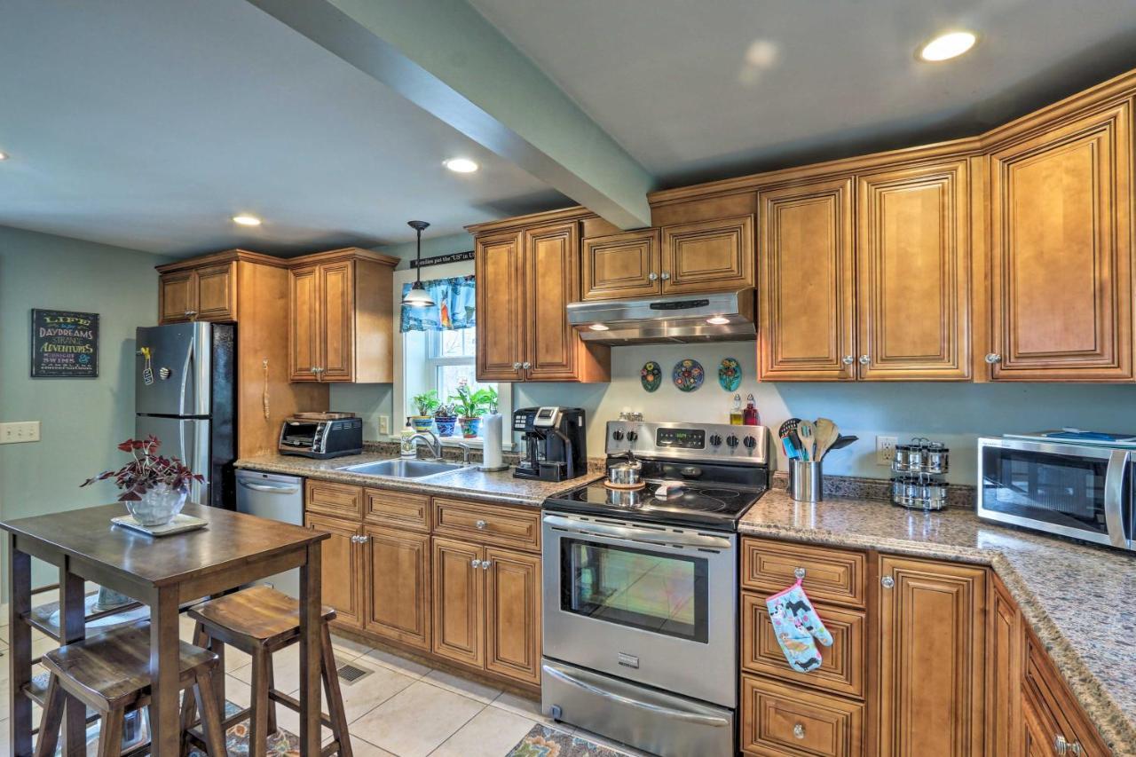 Remodeled Farmhouse In Waterford Near 2 Beaches! Экстерьер фото