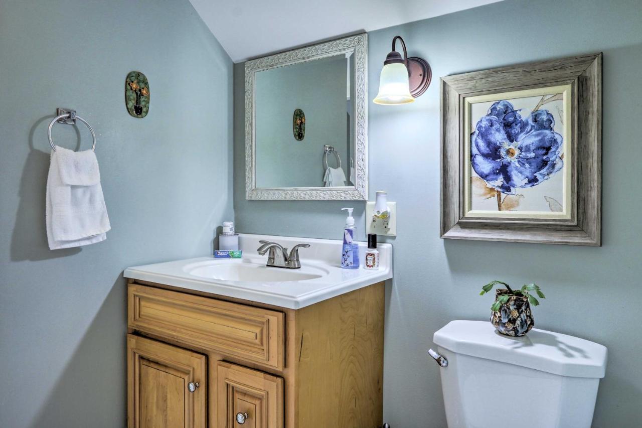 Remodeled Farmhouse In Waterford Near 2 Beaches! Экстерьер фото